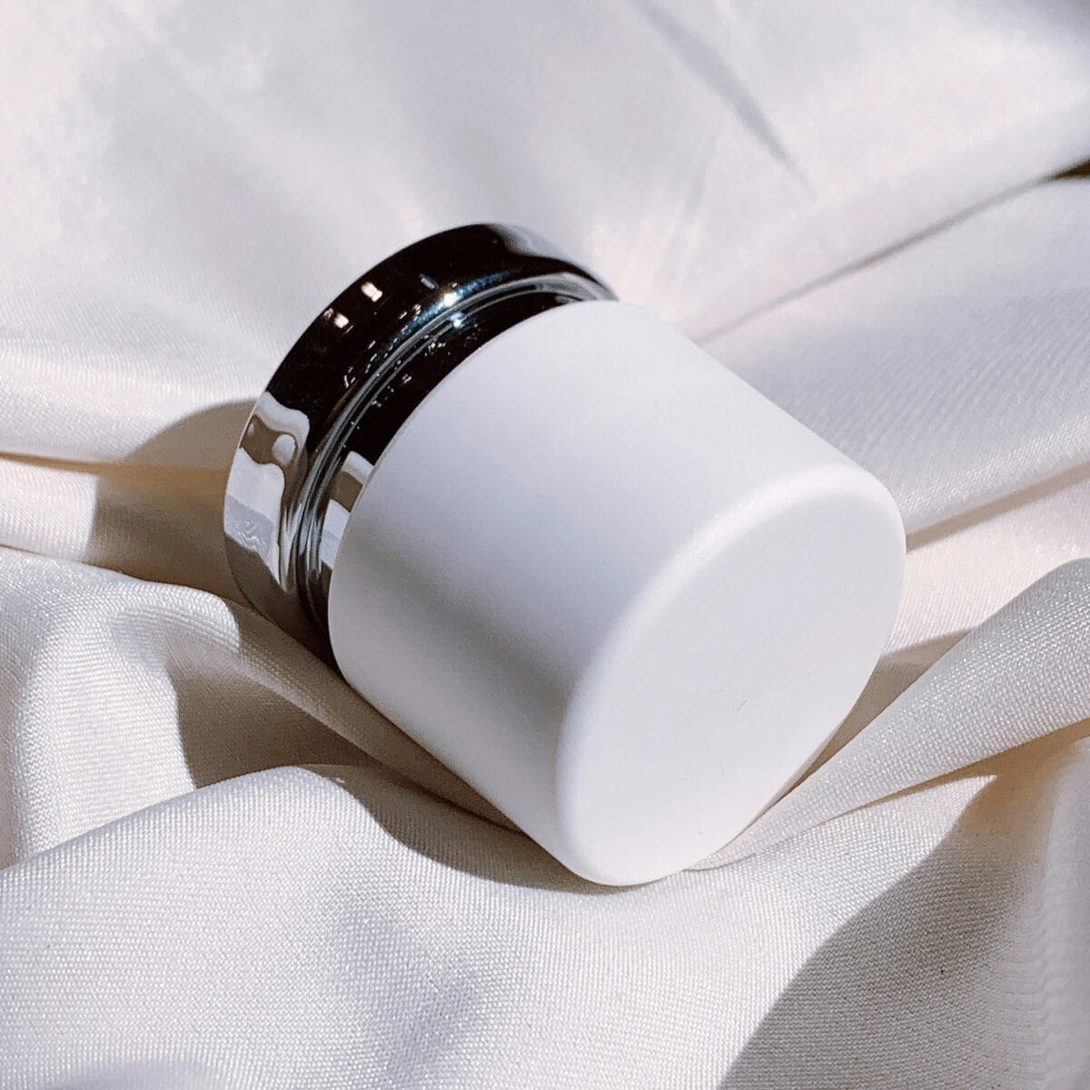 Retinol dla początkujących – serum i kremy z retinolem