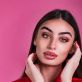 Retinol w pielęgnacji 50+ – jak stosować?