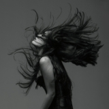 Wypadanie włosów – jak wzmocnić cebulki?